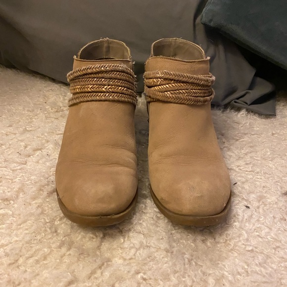 BCBG booties, beige - Picture 2 of 5